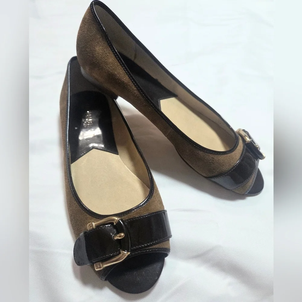Michael Kors Suede Peep Toe Flats 9.5 Tan Buckle Patent Trim